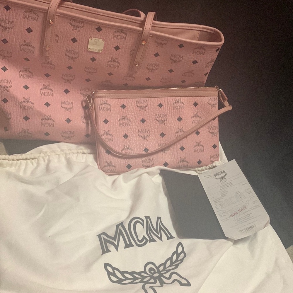 Medium MCM purse with pouch